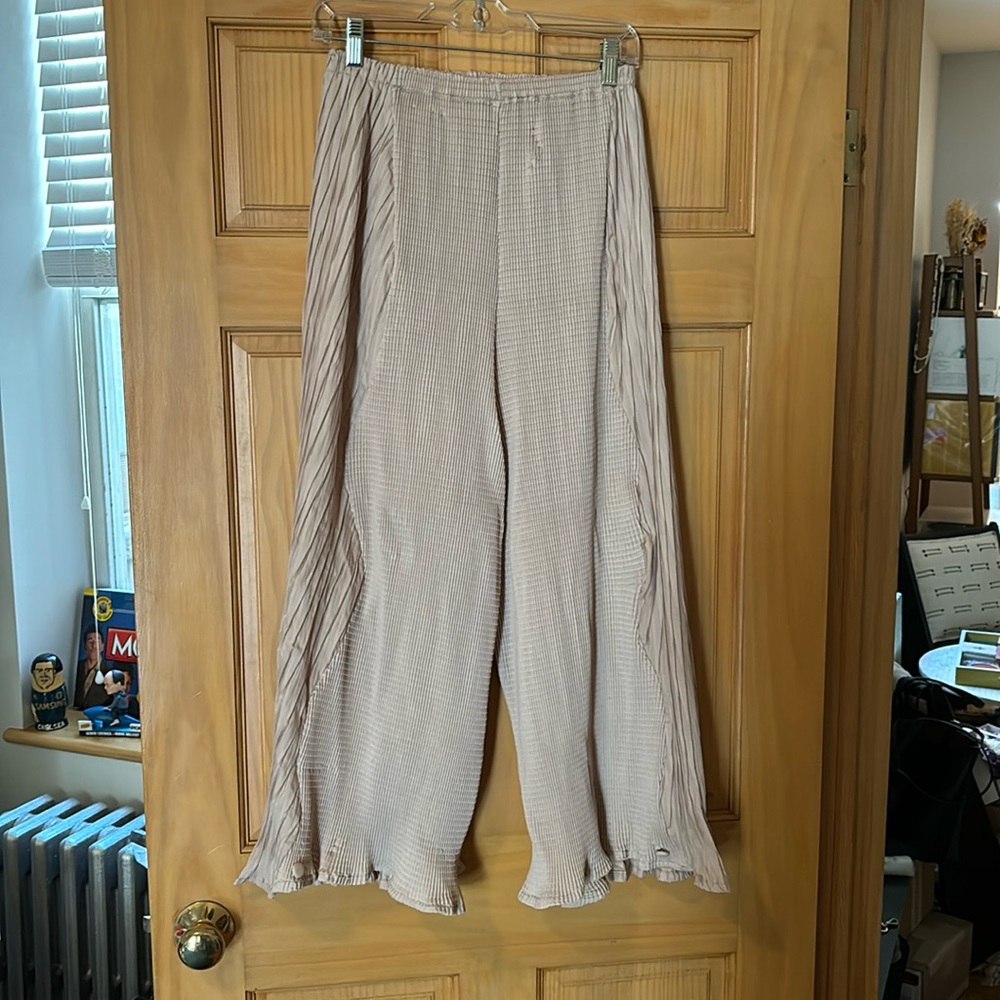 Nin studio wave pants in taupe
